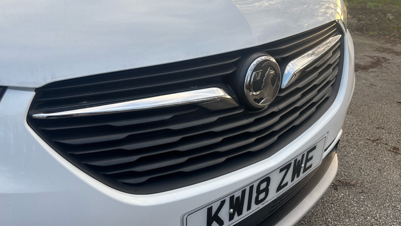 Vauxhall Grandland X 1.6 Turbo D Sport Nav 5dr Auto Diesel Hatchback